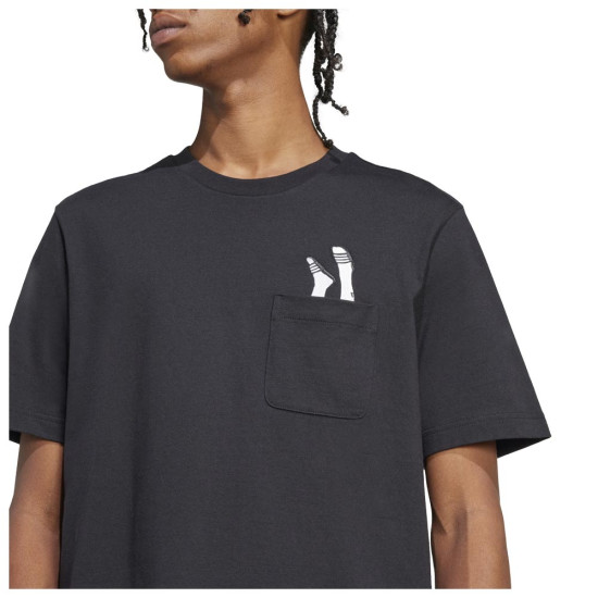 Adidas Ανδρική κοντομάνικη μπλούζα Lounge Slides Graphic Pocket Tee Adidas Ανδρική κοντομάνικη μπλούζα Lounge Slides Graphic Pocket Tee